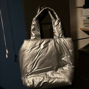 Caraa Tote Puffy Alto tote bag in Silver 10”W by 12” H